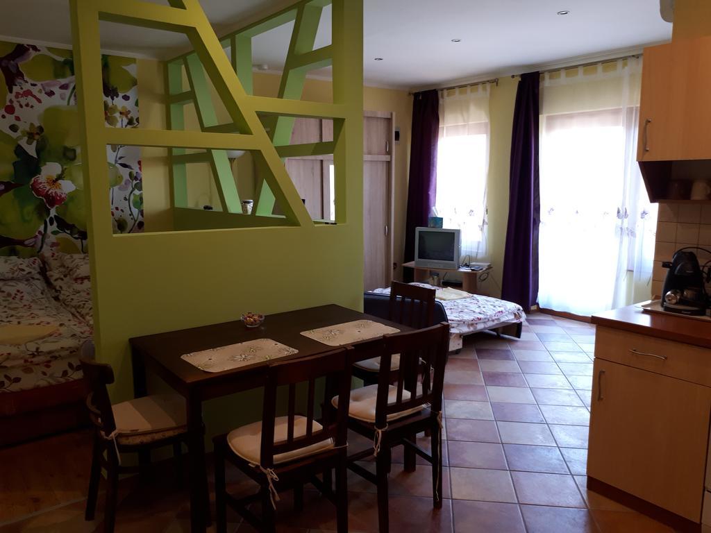 Rozmaring Apartman Gyula Zewnętrze zdjęcie