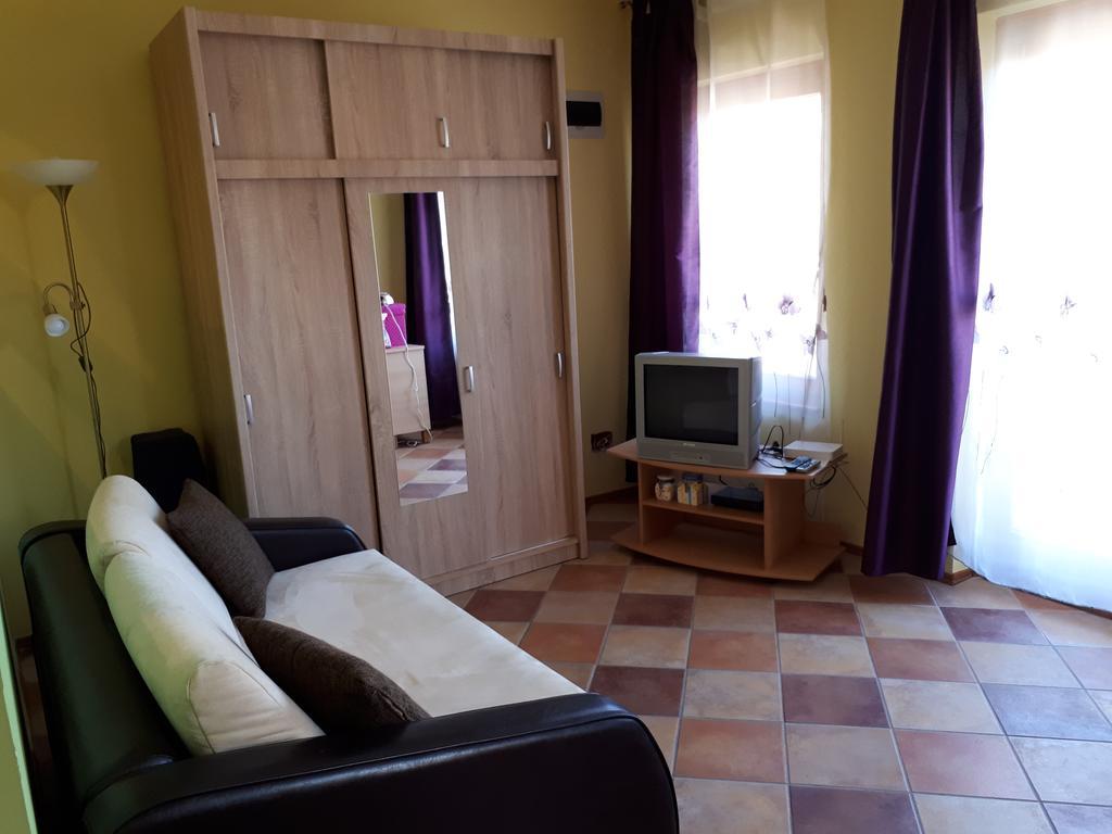 Rozmaring Apartman Gyula Zewnętrze zdjęcie