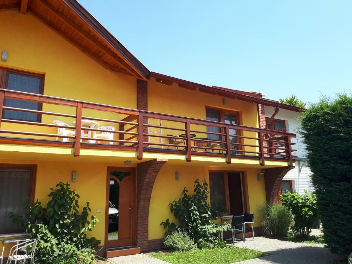 Rozmaring Apartman Gyula Zewnętrze zdjęcie