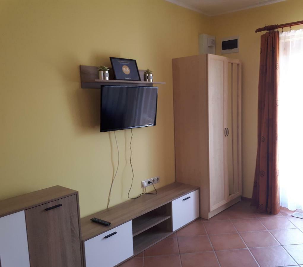 Rozmaring Apartman Gyula Zewnętrze zdjęcie